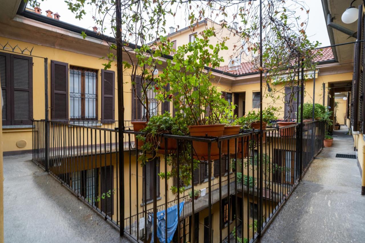 Navigli Floor 15 Mins From Duomo Milaan